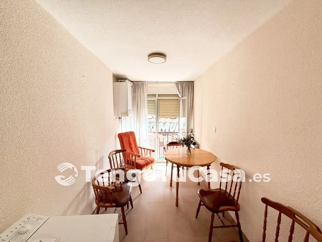 Exterior view of Flat for rent in Madrid  with Heating, Furnished and Oven