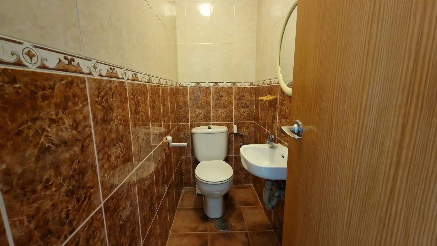 Badezimmer von Geschaftsraum zur Miete in Torrelavega 