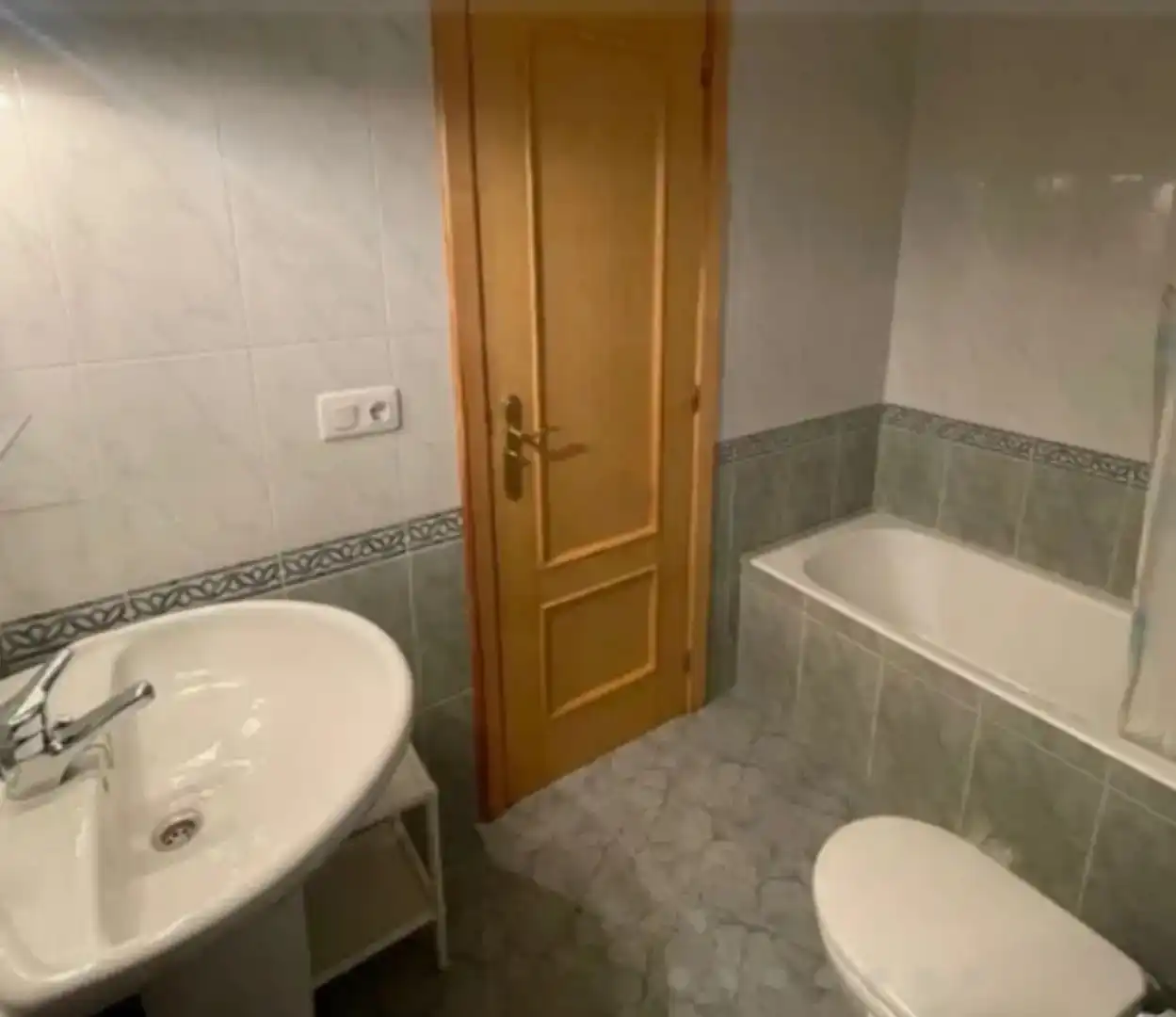 Baño de Piso en venta en Nogueruelas, Teruel