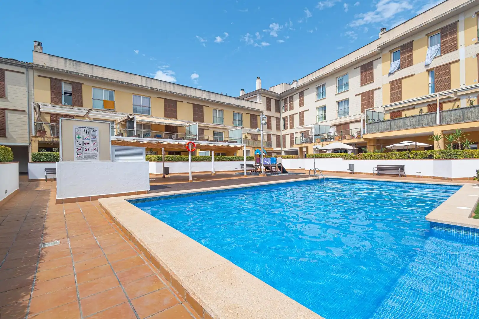 Swimming pool of Flat for sale in Campos  with Air Conditioner, Heating and Parquet flooring