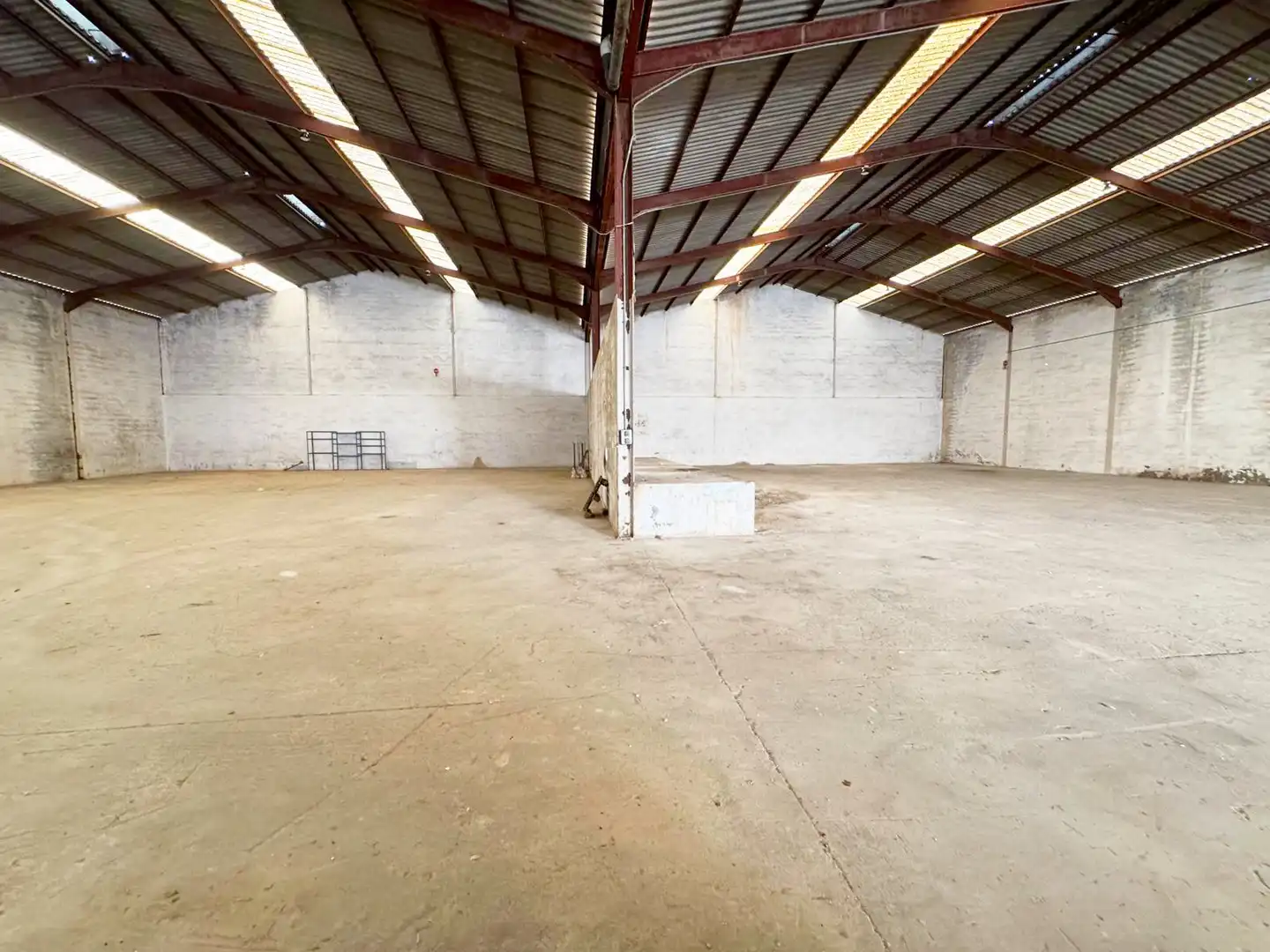 Außenansicht von Fabrikhallen zur Miete in San Javier mit Heizung
