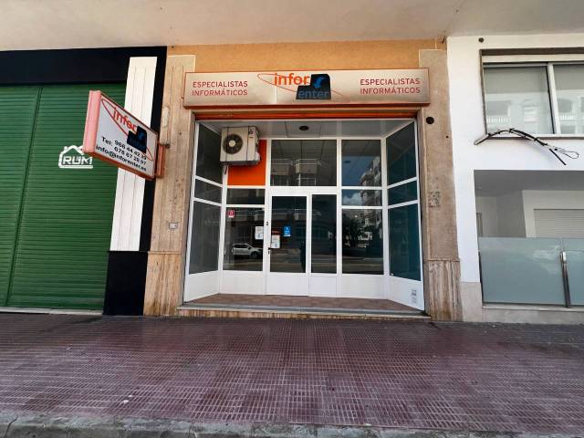 Local comercial en Venta en Avenida de las Américas, 11 en Las Viñas