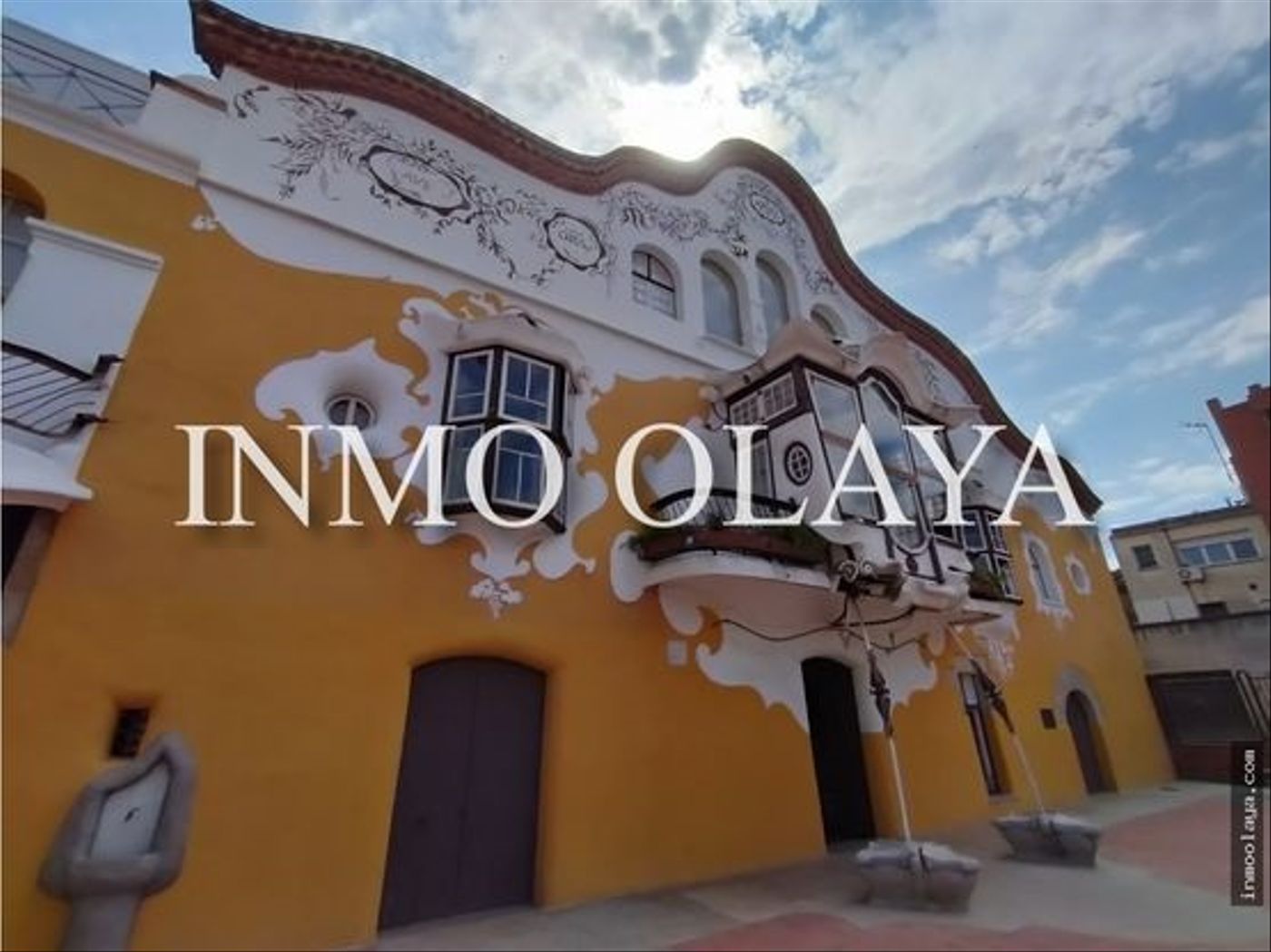 Vista exterior de Local en venda en Sant Joan Despí amb Aire condicionat i Calefacció