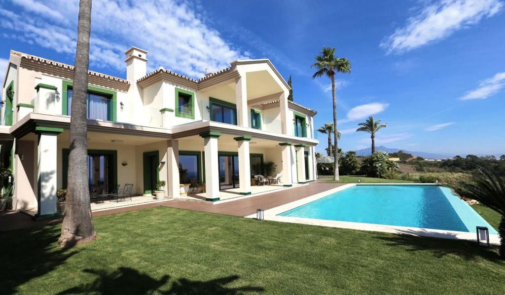 Exterior view of House or chalet to rent in Estepona  with Air Conditioner, Private garden and Terrace
