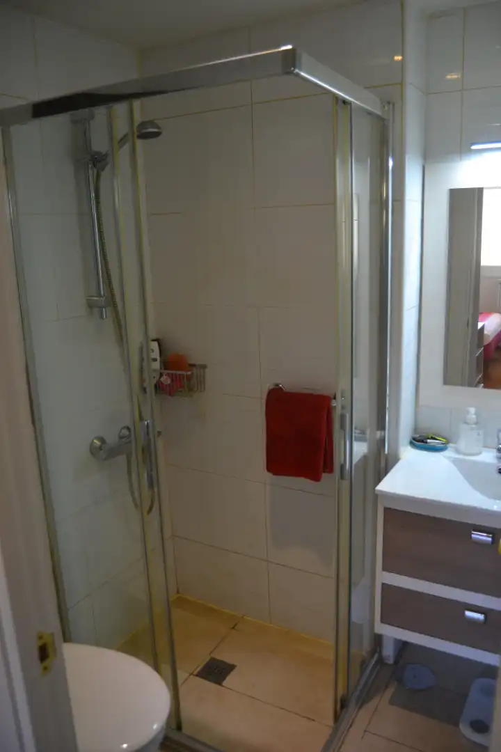 Baño de Piso en venta en Madrid con Calefacción, Jardín privado y Parquet