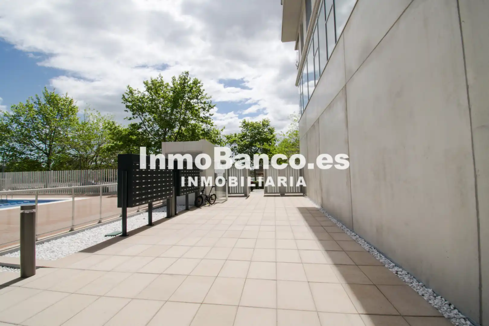 Exterior view of Flat for rent in Valencia  with Air Conditioner, Heating and Storage room