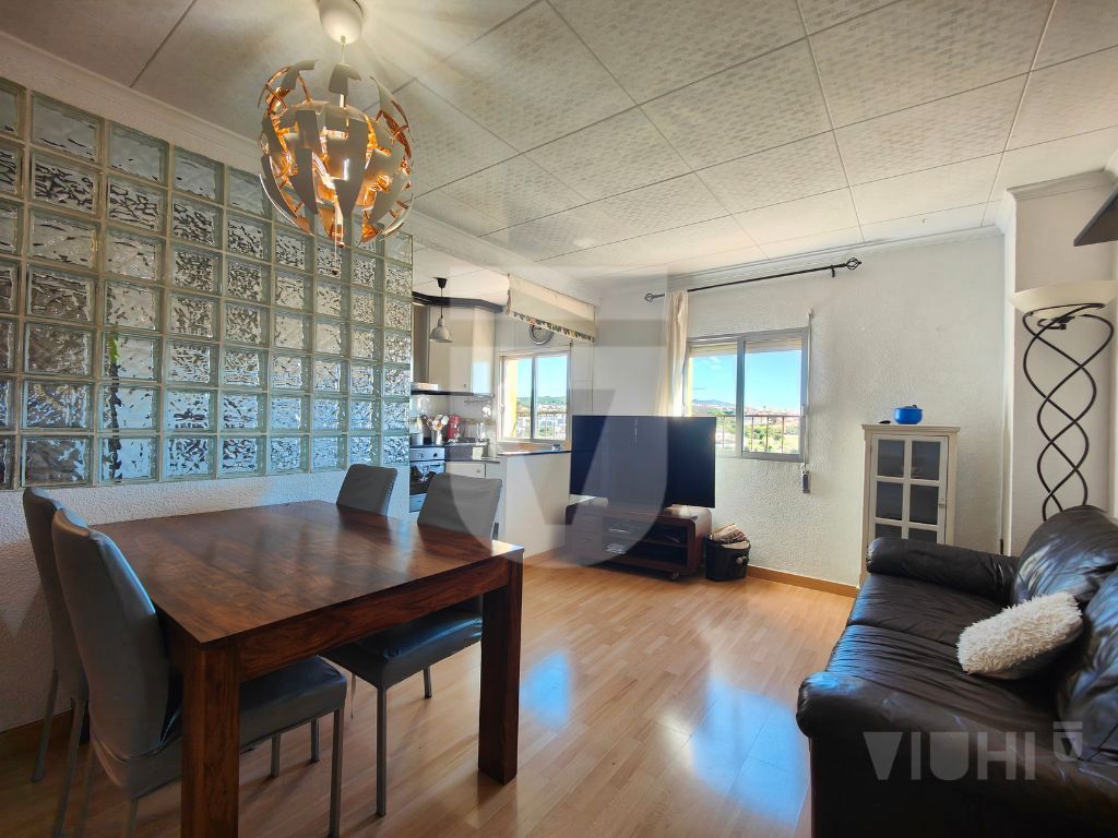 Wohnzimmer von Dachboden zum Verkauf in Montgat mit Klimaanlage, Heizung und Parkett