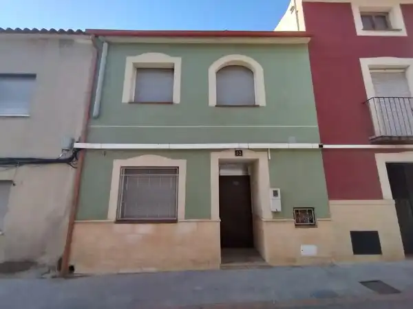 Casa adosada en venda a Avda Cehegin, Bullas