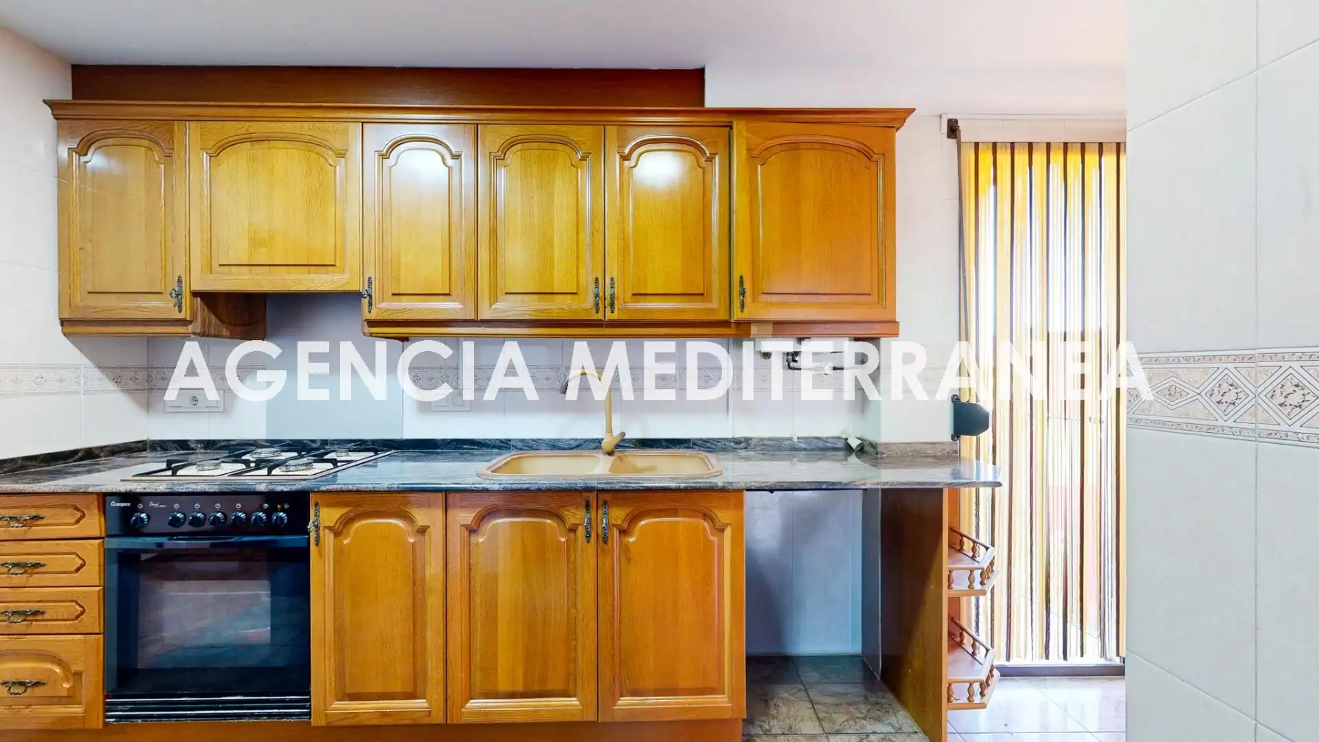 Kitchen of Flat for sale in Valencia  with Air Conditioner and Balcony