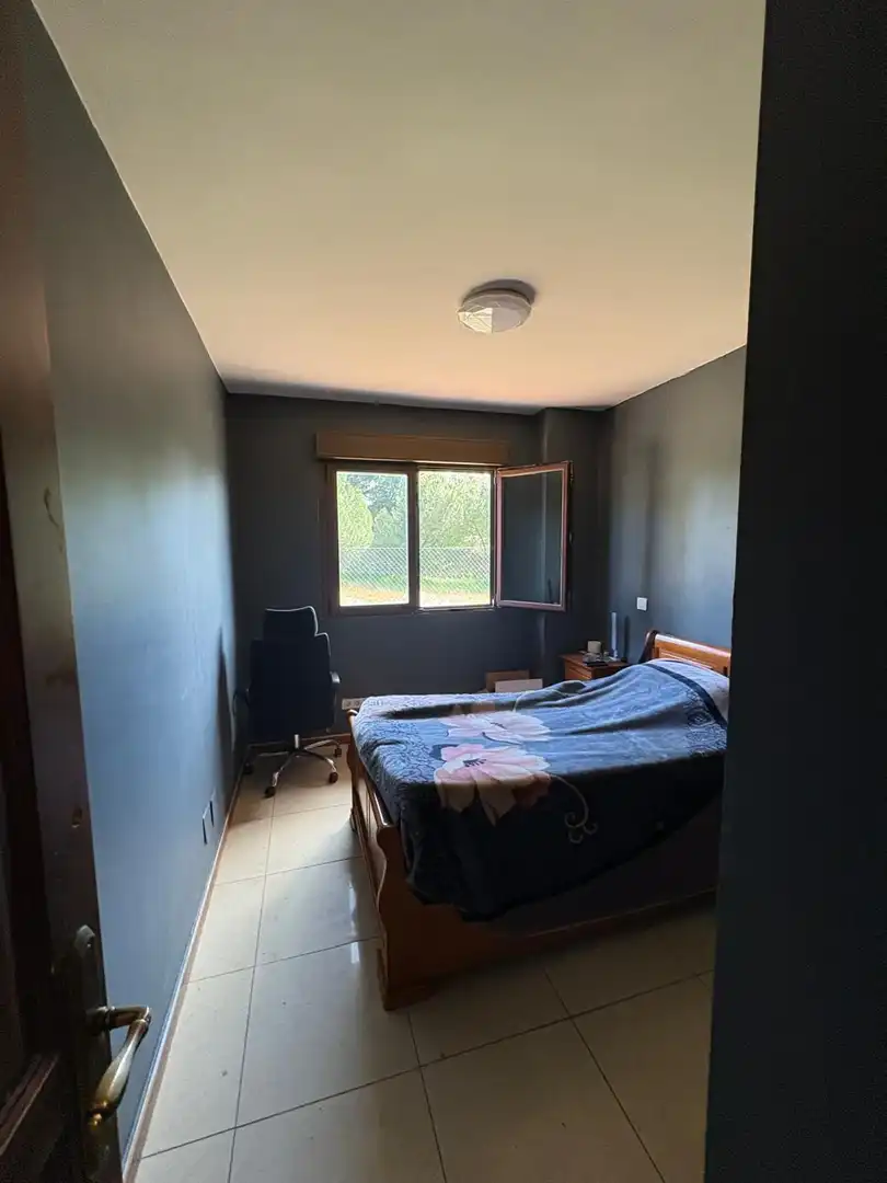 Dormitori de Casa o xalet en venda en Laguna de Duero amb Calefacció, Jardí privat i Traster