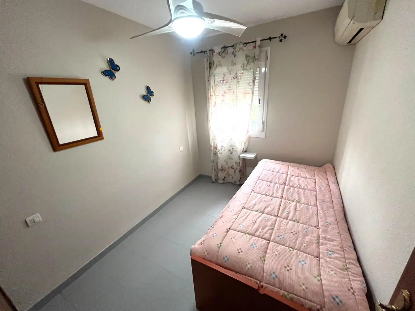 Schlafzimmer von Einfamilien-Reihenhaus zum Verkauf in El Portil mit Möbliert und Balkon