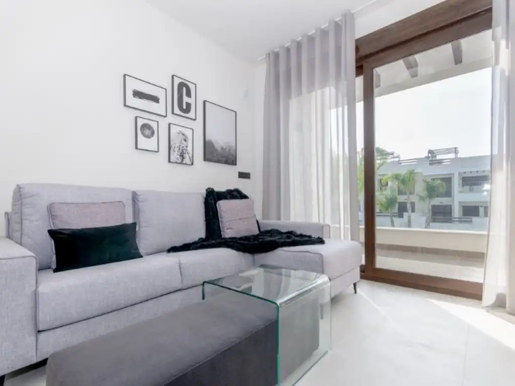 Sala d'estar de Casa o xalet en venda en Torrevieja amb Aire condicionat i Piscina