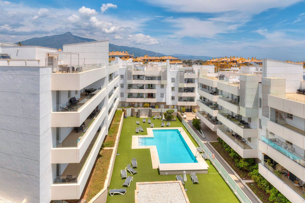 Vista exterior de Apartament en venda en Marbella amb Aire condicionat, Calefacció i Terrassa