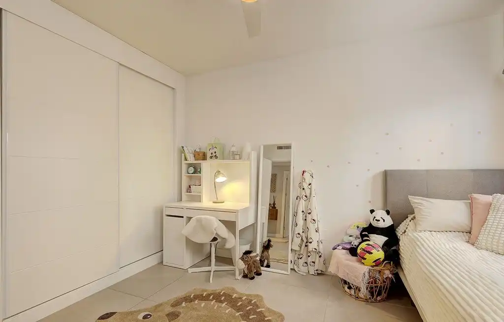 Habitación de Apartamento en venta en Benalmádena con Aire acondicionado, Calefacción y Jardín privado