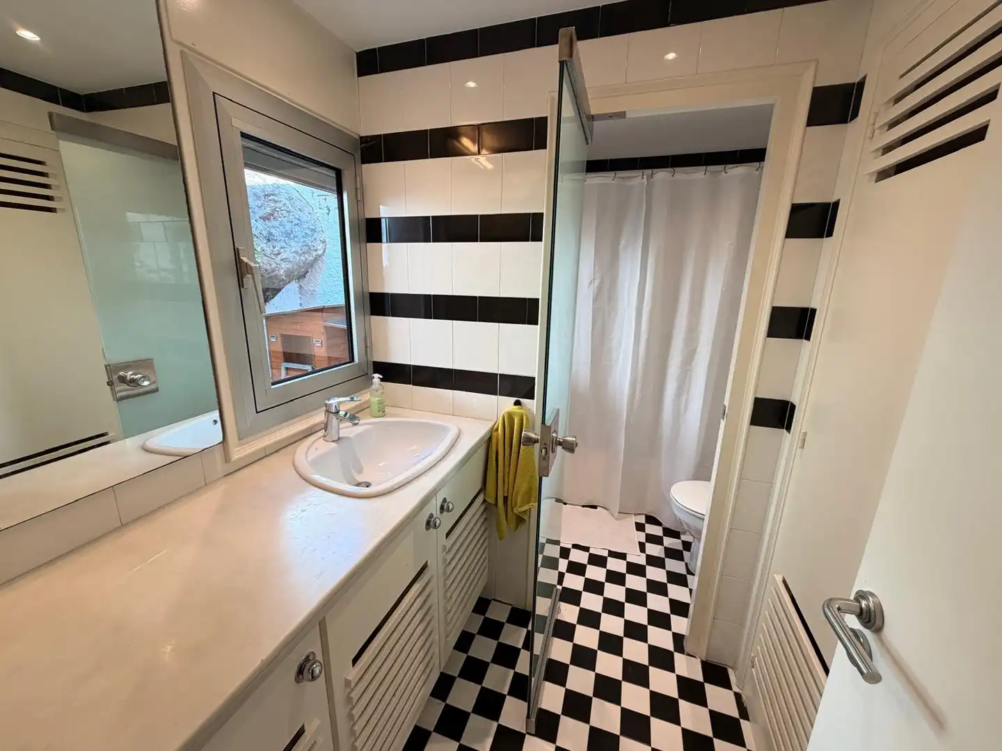 Bathroom of Houses for sale in Castellar del Vallès  with Air Conditioner, Heating and Private garden