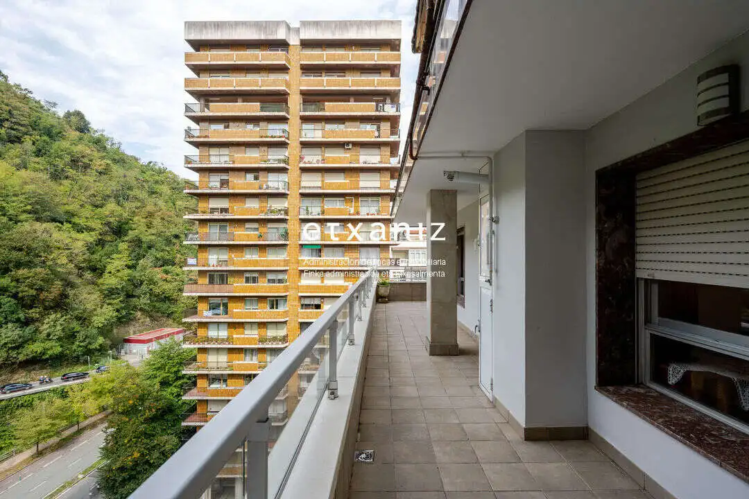 Piso con ascensor en venta en Catalina de Erauso Kalea, imagen 2