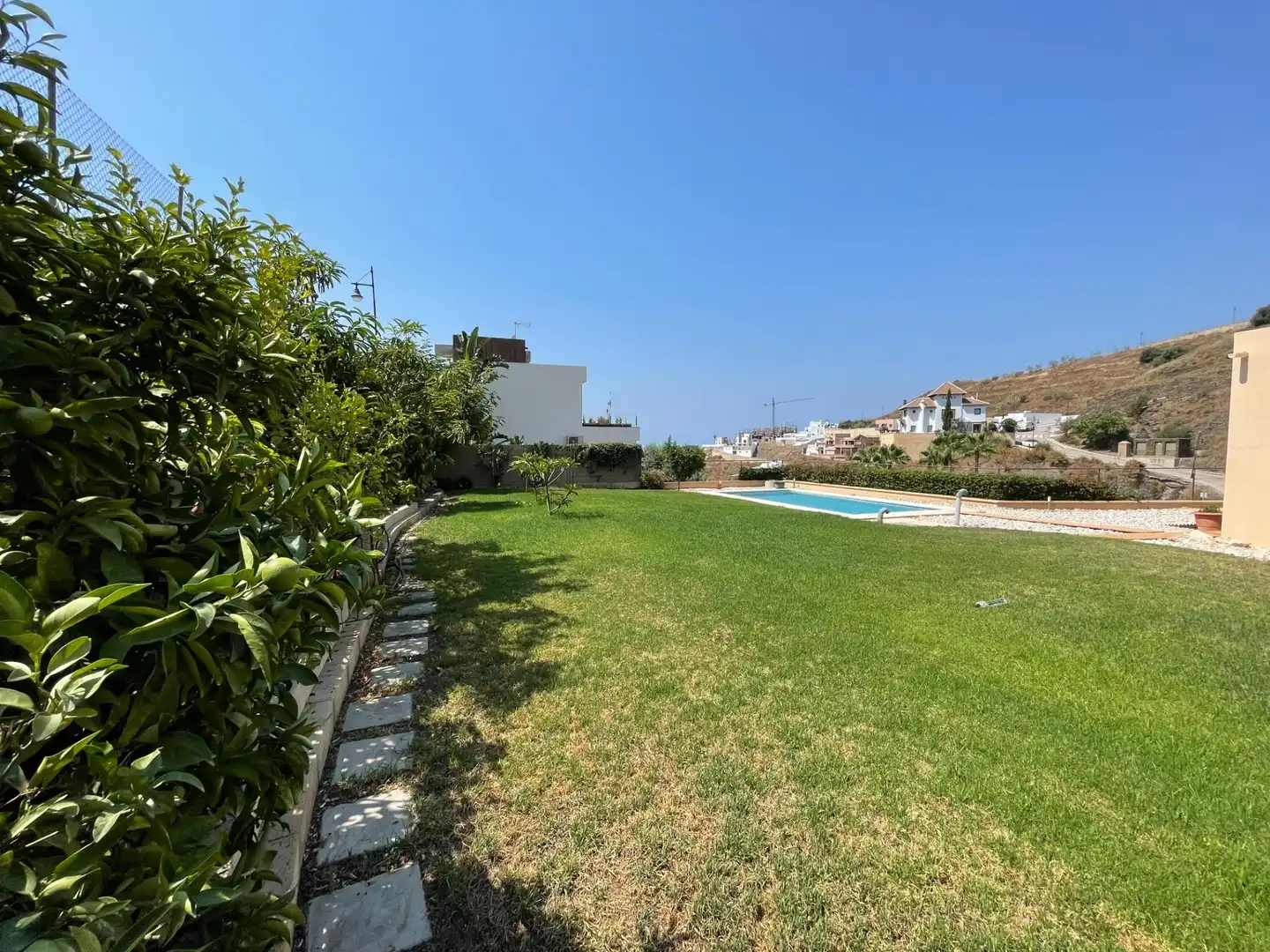 Casa o xalet en venda en Torrox amb Aire condicionat, Jardí privat i Piscina