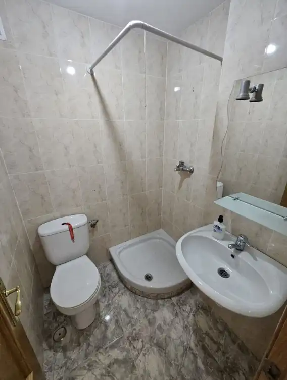 Baño de Piso en venta en Torres de la Alameda con Calefacción y Trastero