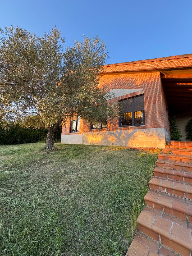 Haus oder Chalet zum verkauf in Calle los Acebos A, 48, Sariegos