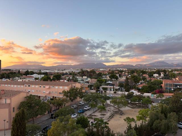 Piso en Venta en Plaza Plaza del Mediterráneo, 8, 8 en Virgen del Remedio - Parque Lo Morant