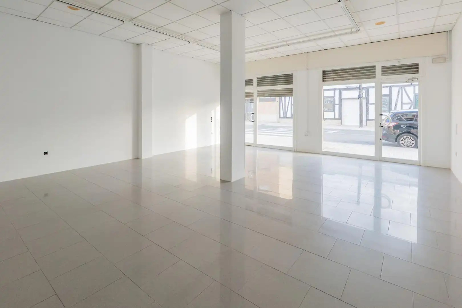 Business premises for sale in Avenida dels Germans Carsi, imagen 5