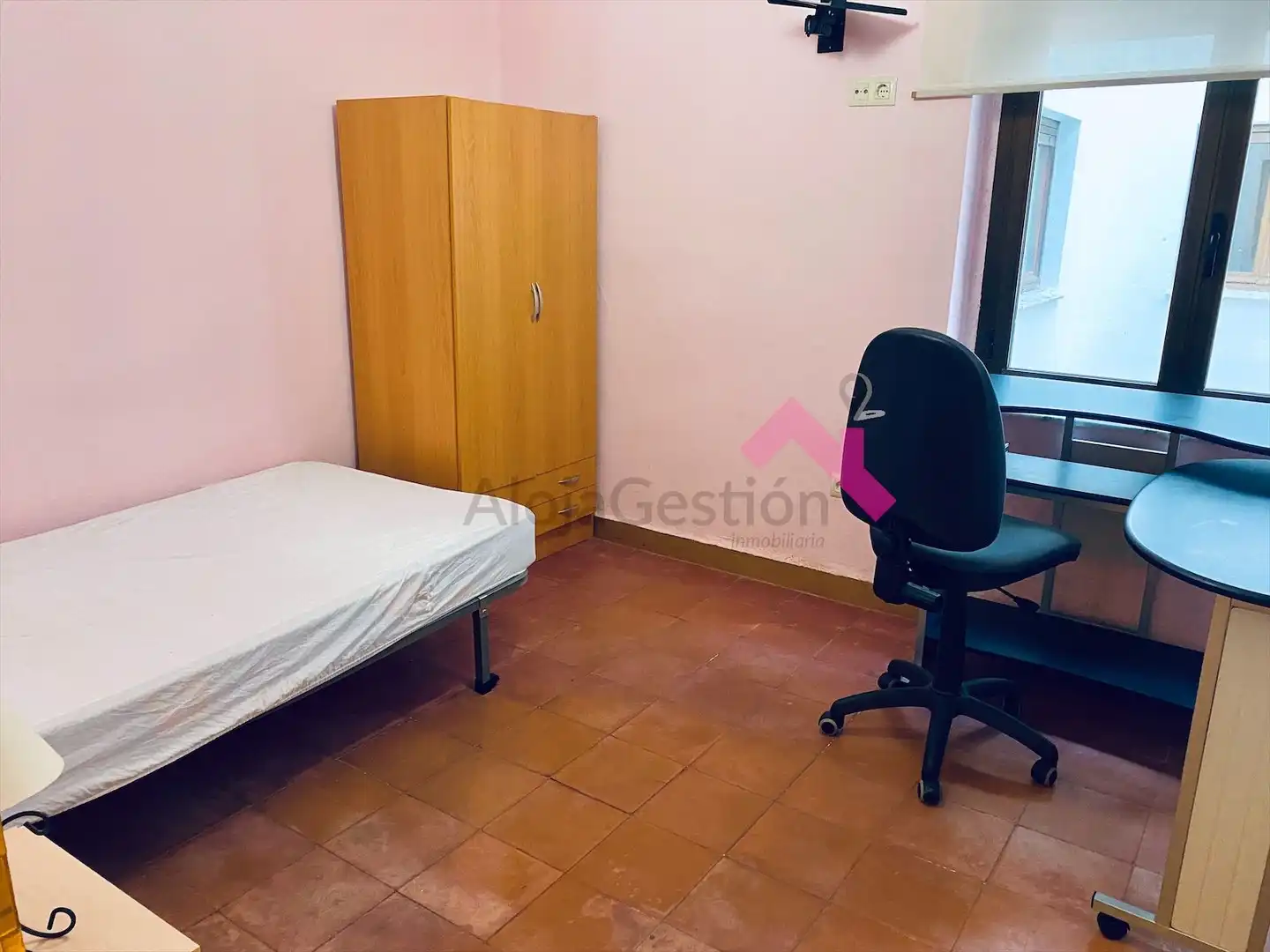 Piso de alquiler en Calle Alonso de Ojeda, Salesas