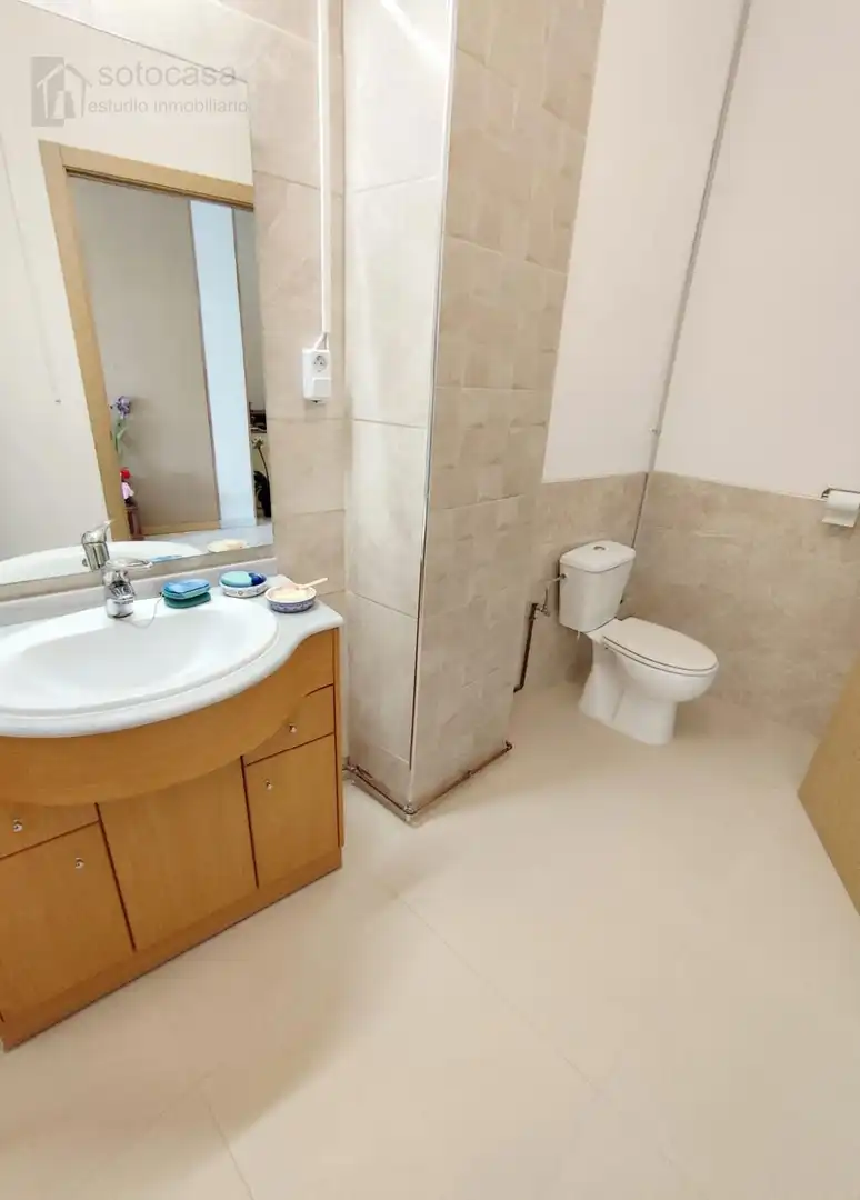 Badezimmer von Geschaftsraum zum Verkauf in Cigales mit Möbliert