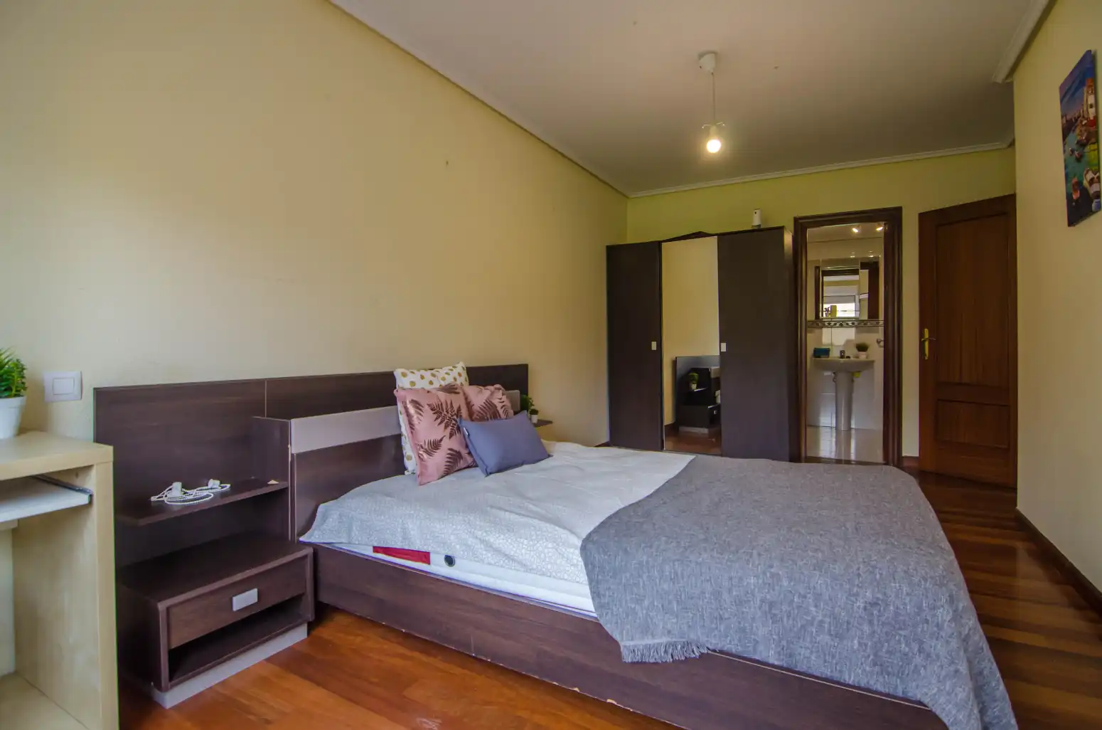 Schlafzimmer von Erdgeschoss zum Verkauf in Ampuero mit Heizung, Parkett und Möbliert