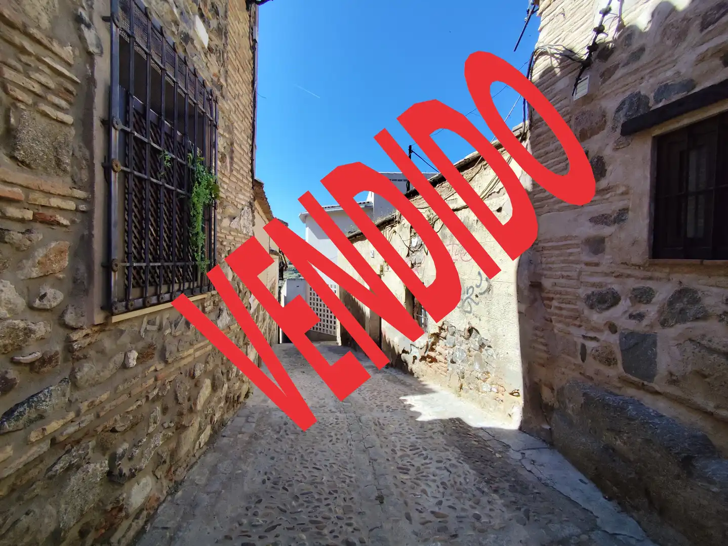 Außenansicht von Einfamilien-Reihenhaus zum Verkauf in Toledo