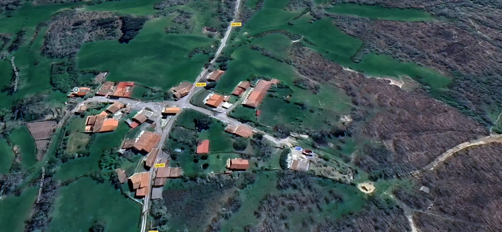 Vista exterior de Casa o xalet en venda en Valderredible amb Jardí privat