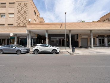 Business premises for sale in Nueva Andalucía