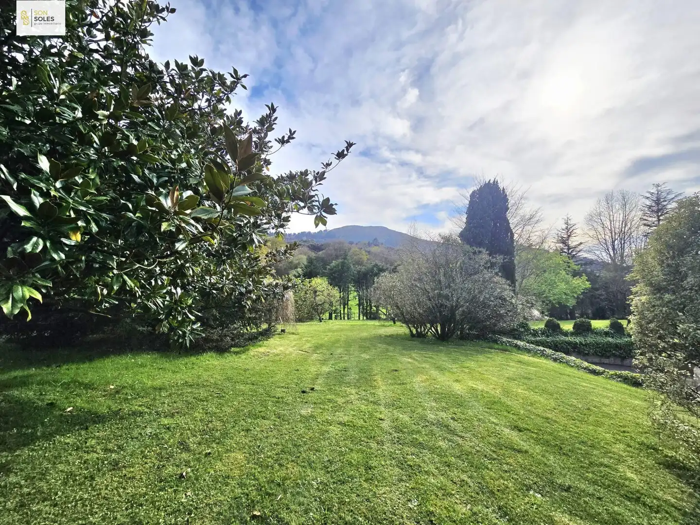 Jardí de Casa o xalet en venda en Villaescusa (Cantabria) amb Jardí privat, Terrassa i Traster