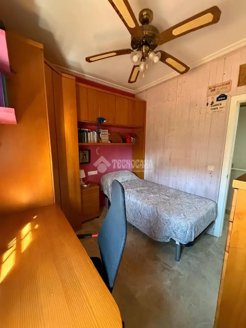 Habitación de Casa o chalet en venta en Montequinto con Aire acondicionado, Jardín privado y Terraza