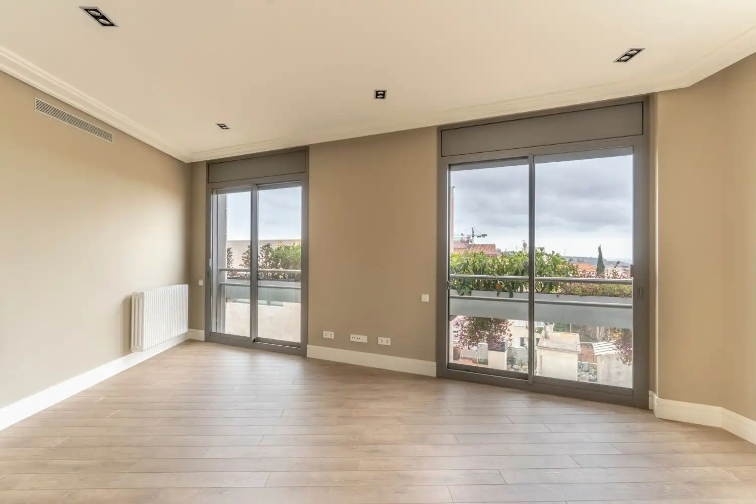 Sala d'estar de Pis de lloguer en Barcelona amb Aire condicionat, Calefacció i Jardí privat
