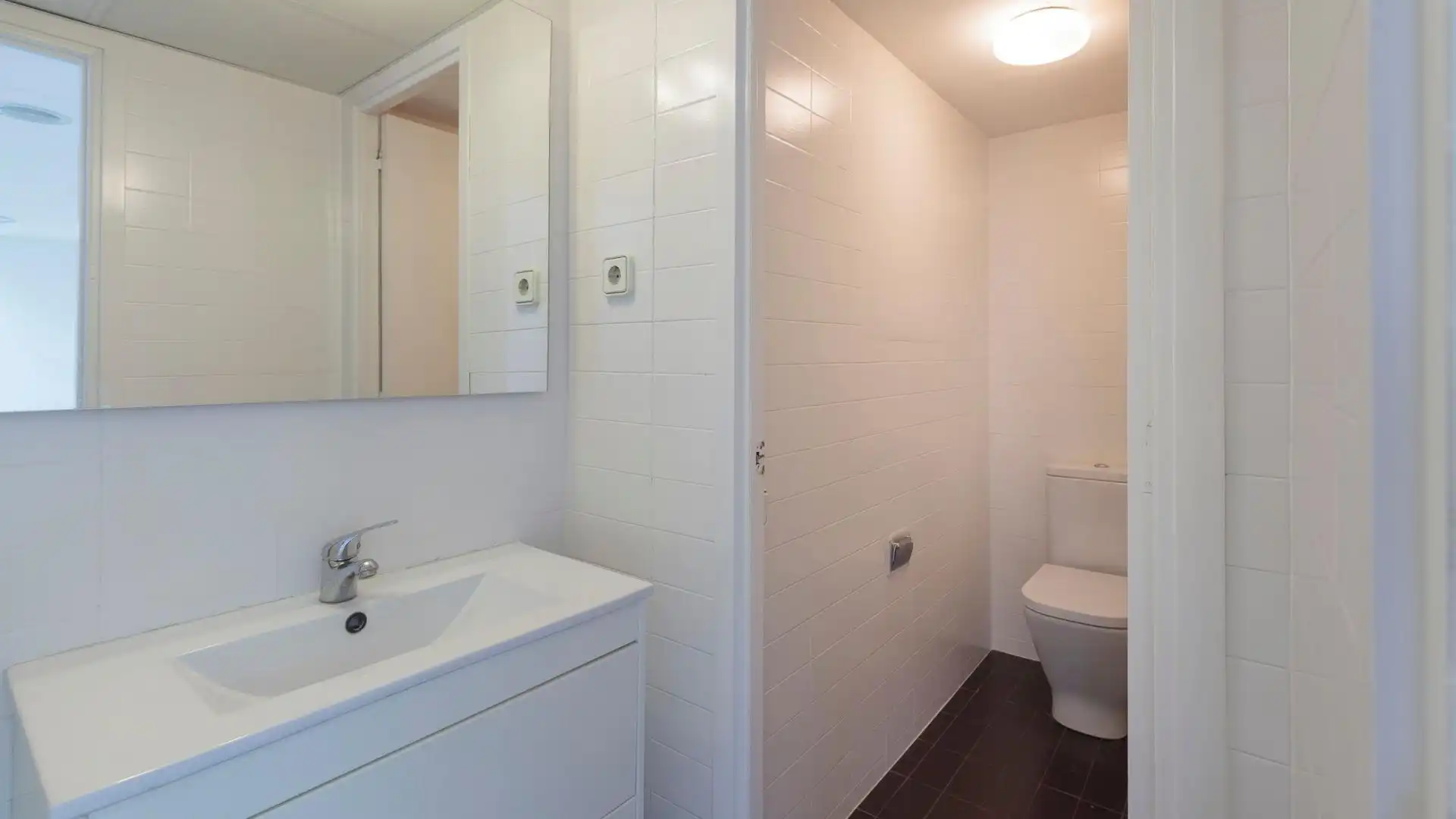 Baño de Oficina de alquiler en Barcelona con Aire acondicionado