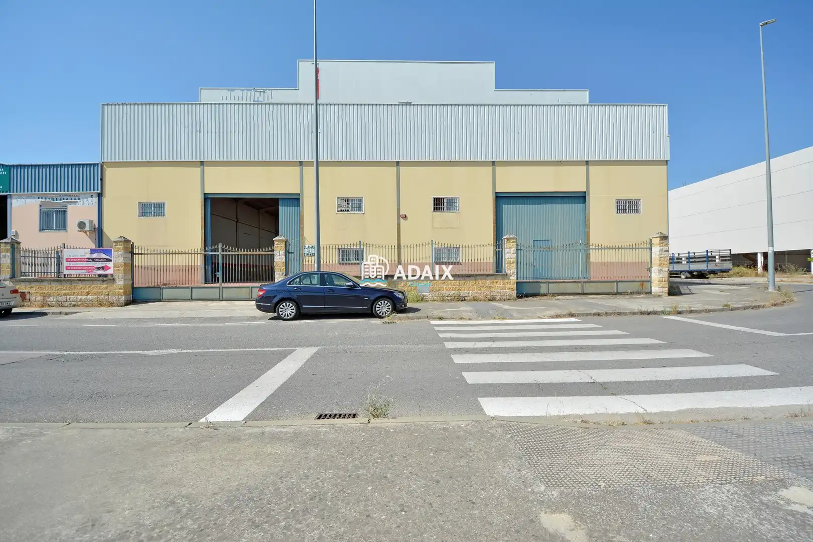 Vista exterior de Nave industrial en venta en Arroyo de la Luz