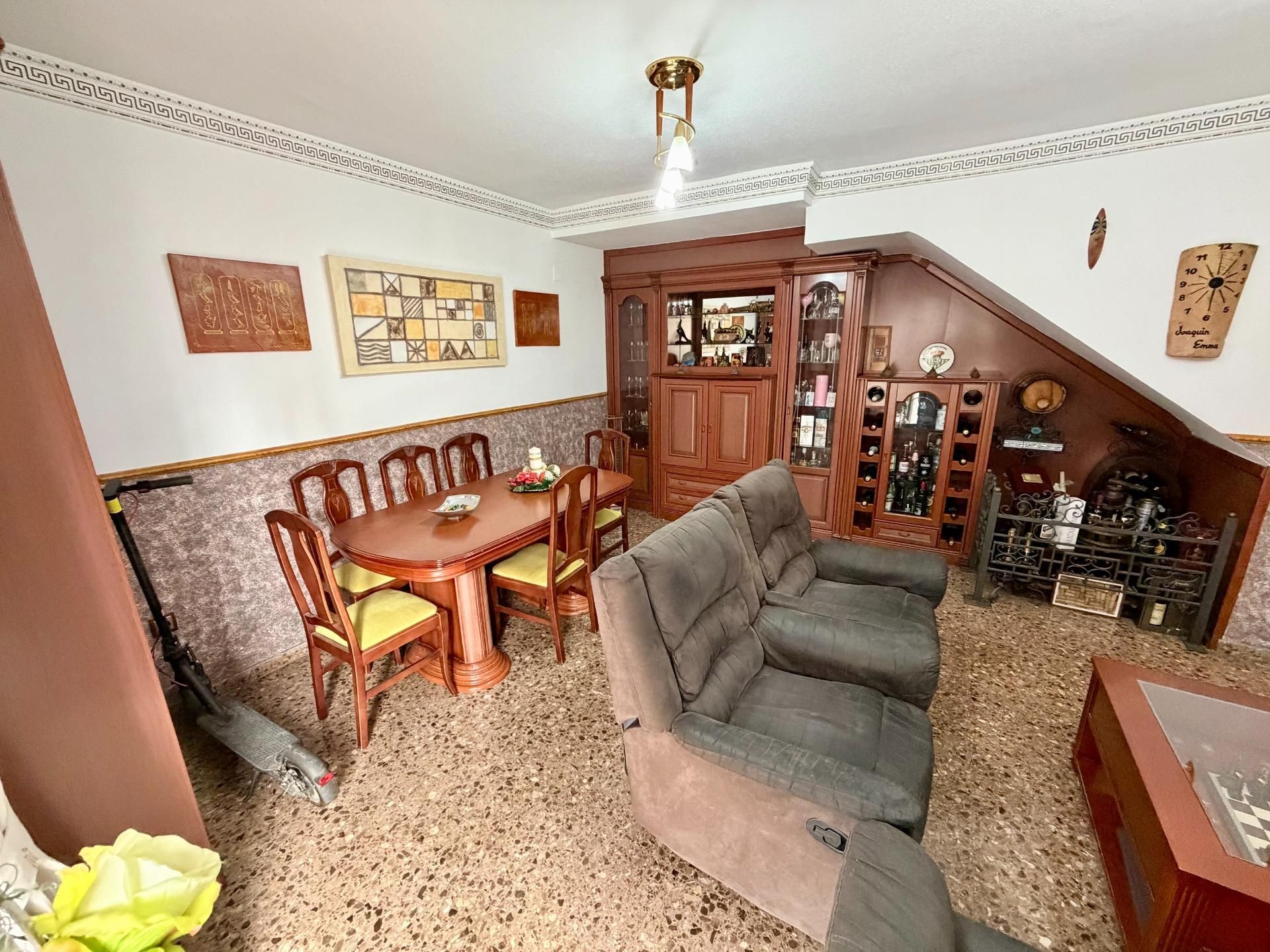 Dining room of Duplex for sale in Silla  with Air Conditioner and Balcony