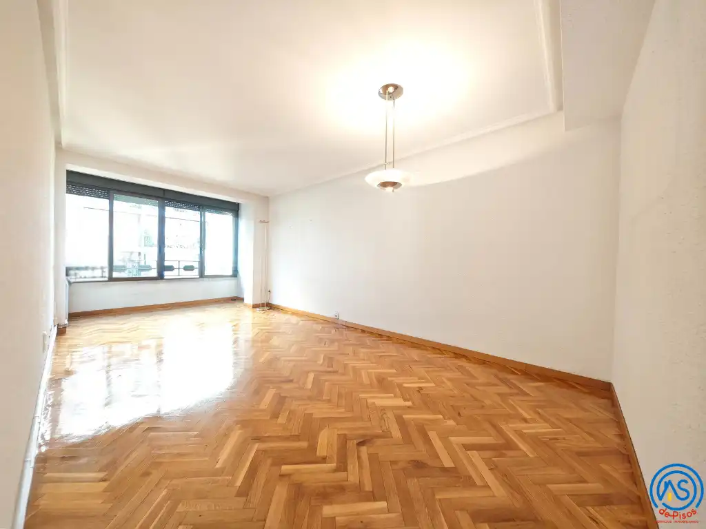 Vista exterior de Piso en venta en Zaragoza con Calefacción, Parquet y Horno