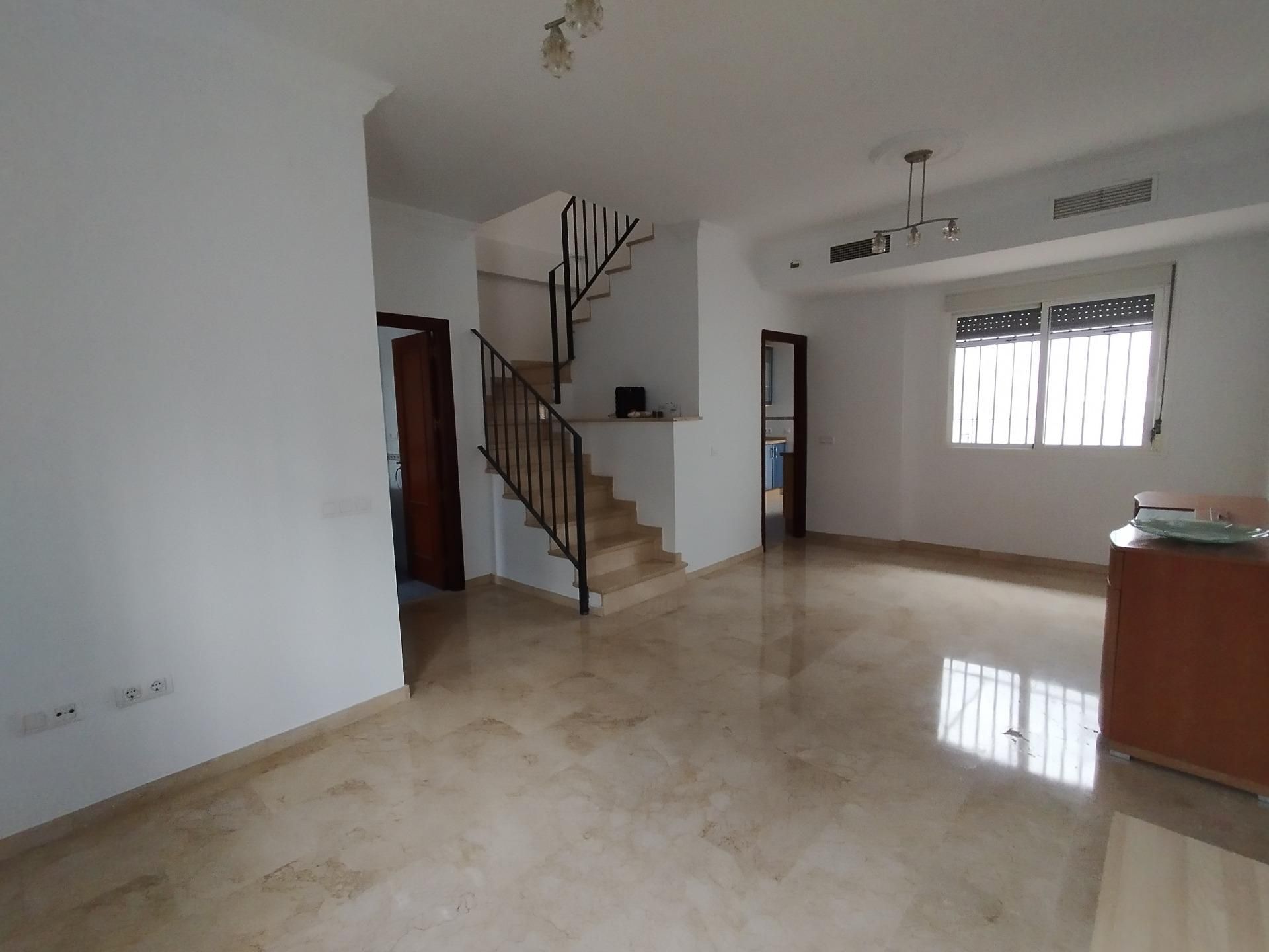 House or chalet for sale in Sanlúcar la Mayor  with Air Conditioner and Balcony
