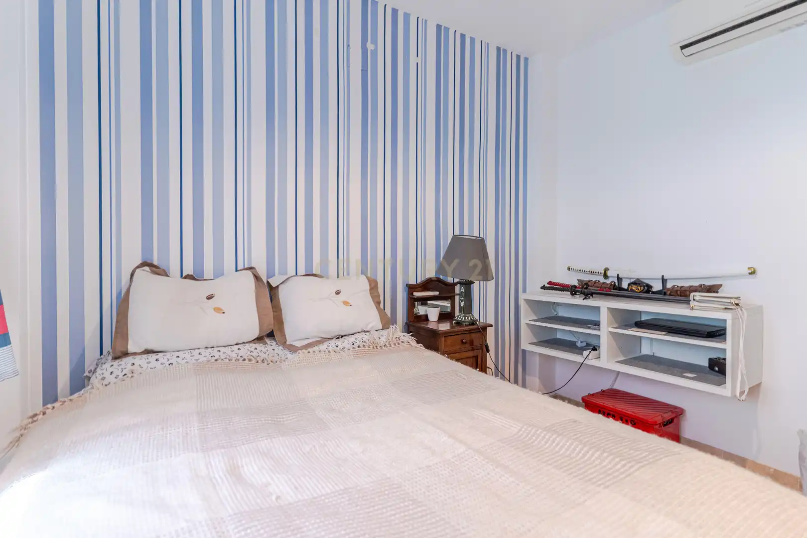 Habitación de Apartamento en venta en Rincón de la Victoria con Aire acondicionado, Trastero y Piscina