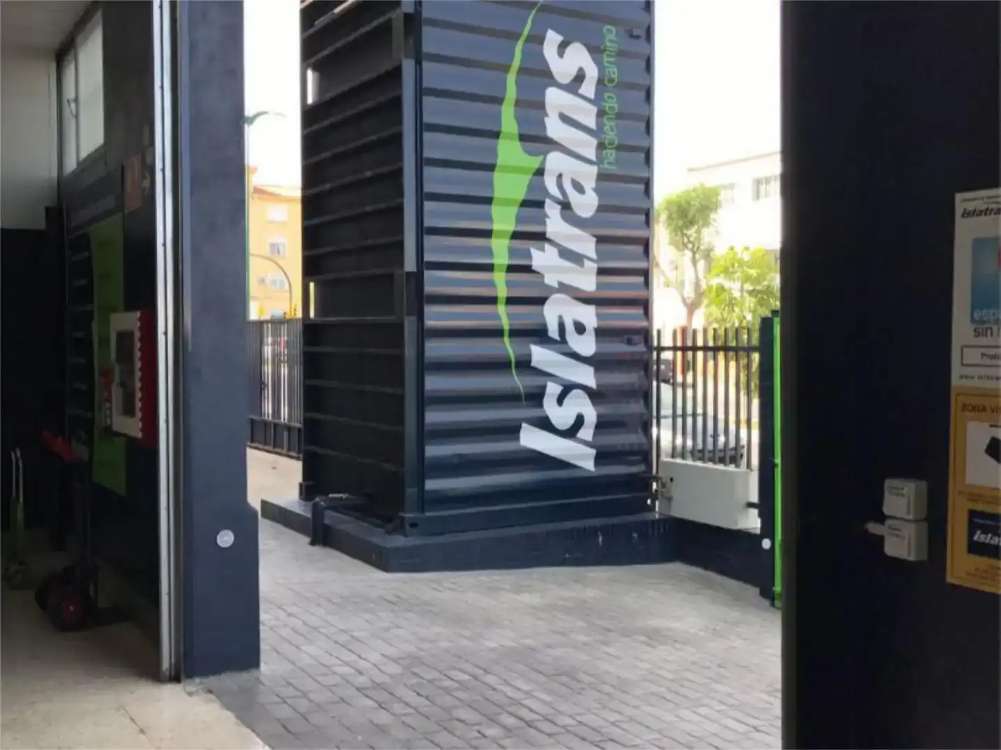 Vista exterior de Traster en venda en Málaga