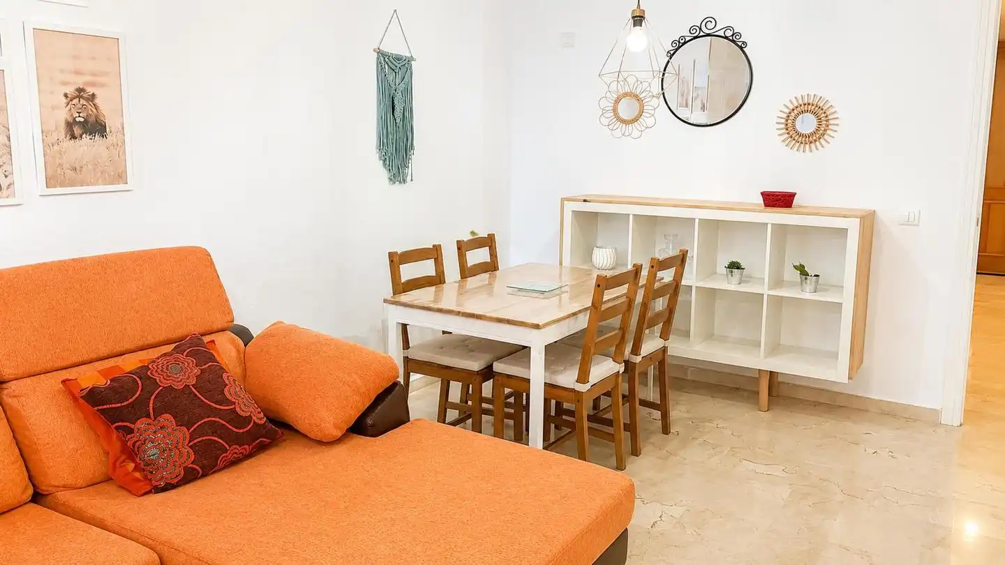 Sala de estar de Piso de alquiler en Benalmádena con Amueblado