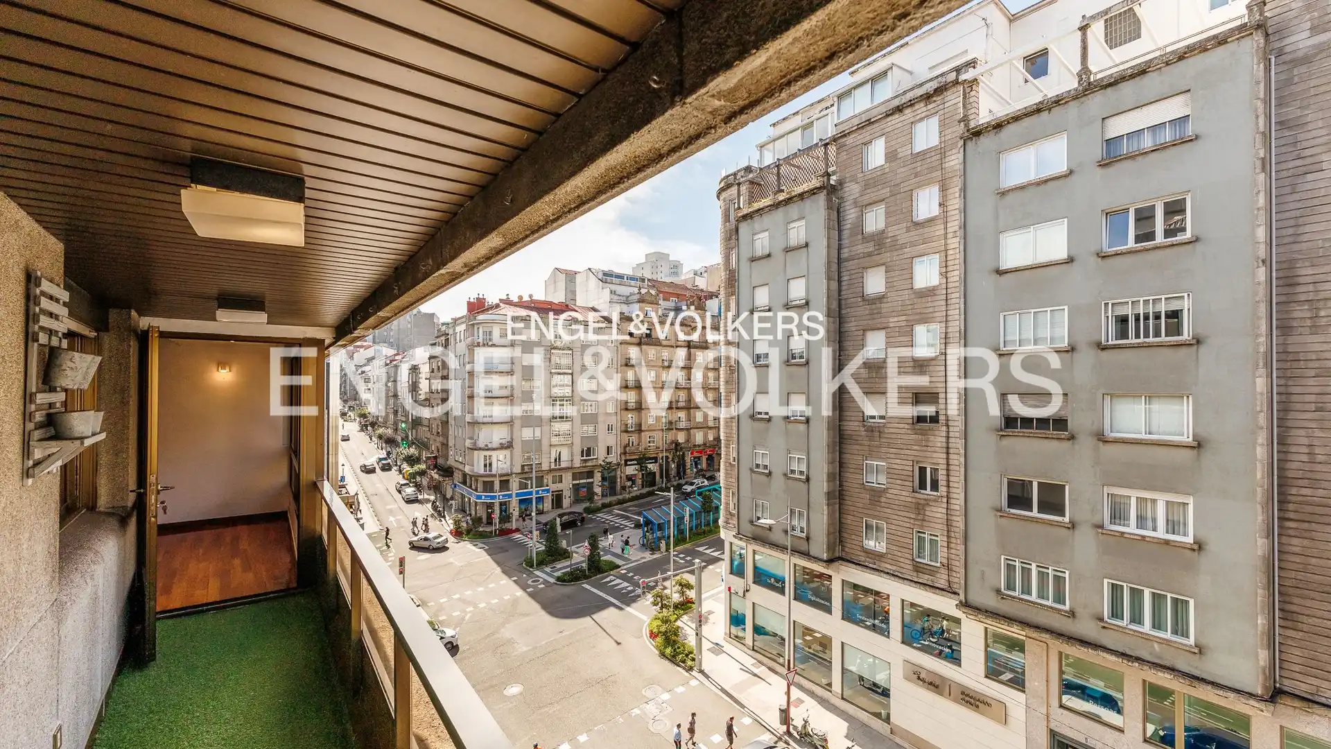 Außenansicht von Wohnungen zum Verkauf in Vigo  mit Heizung, Parkett und Terrasse