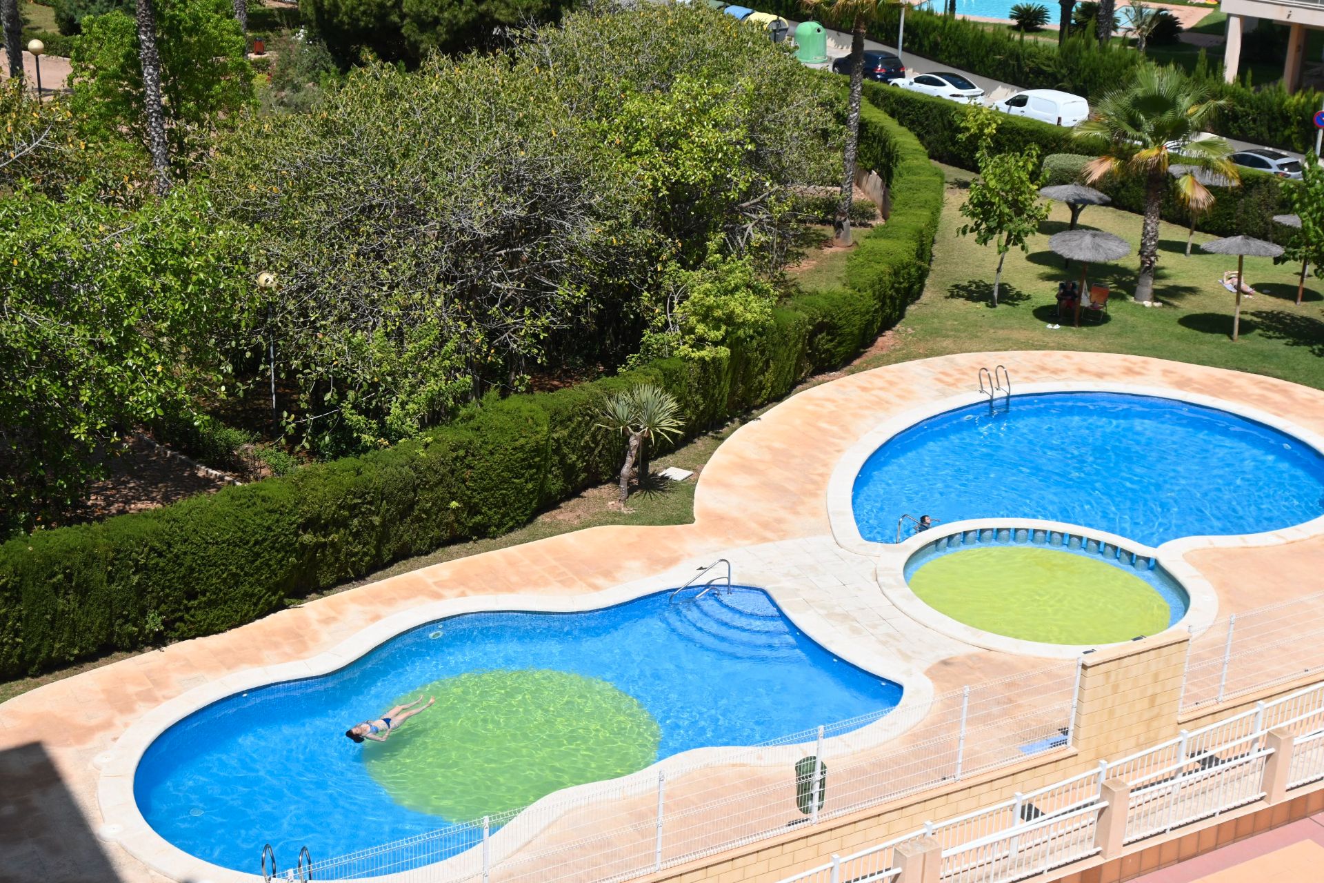 Piscina de Apartament en venda en La Manga del Mar Menor amb Terrassa, Moblat i Forn