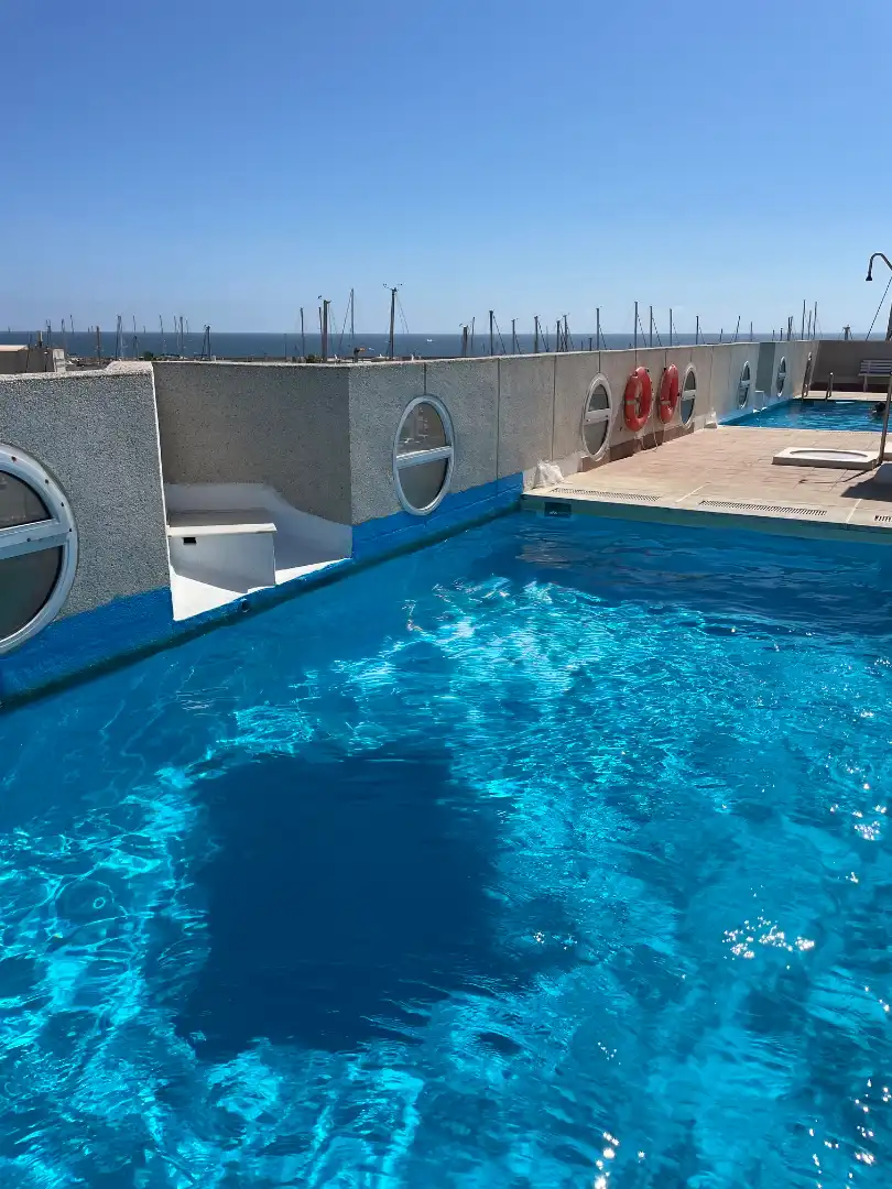 Piscina de Pis de lloguer en El Ejido amb Aire condicionat, Calefacció i Jardí privat
