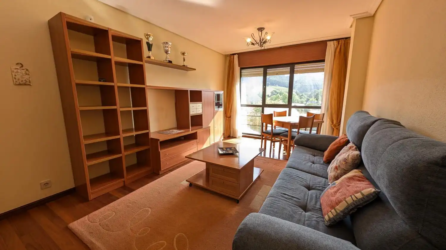 Sala de estar de Piso de alquiler en Piélagos con Calefacción, Terraza y Amueblado