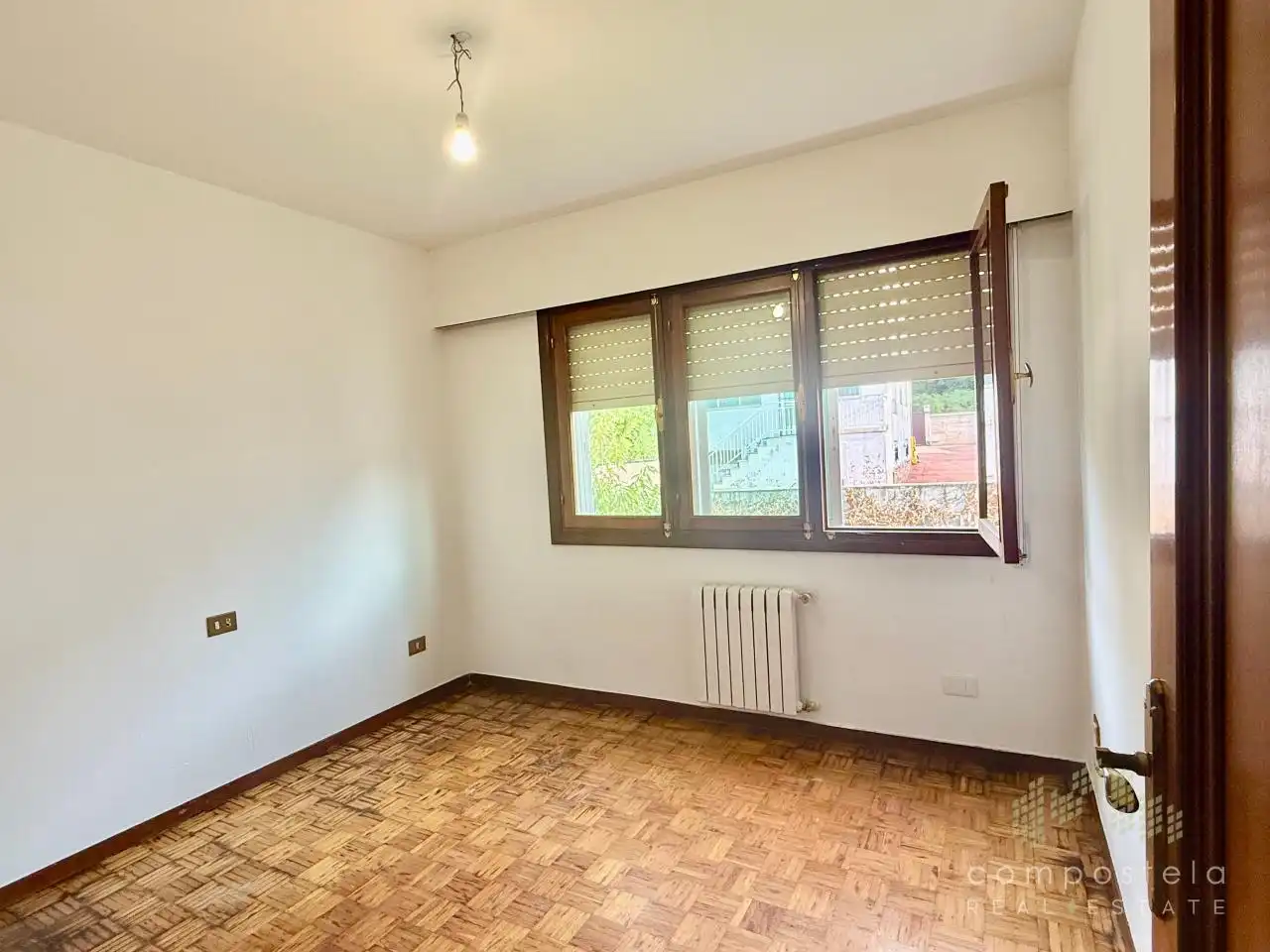 Bedroom of Houses for sale in O Milladoiro