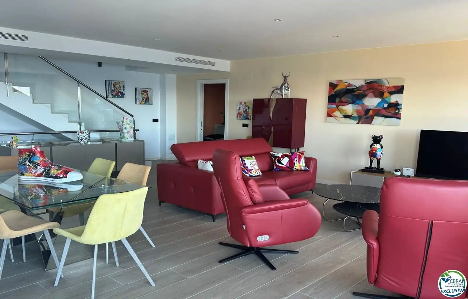 Sala d'estar de Casa o xalet en venda en Roses amb Aire condicionat, Jardí privat i Piscina
