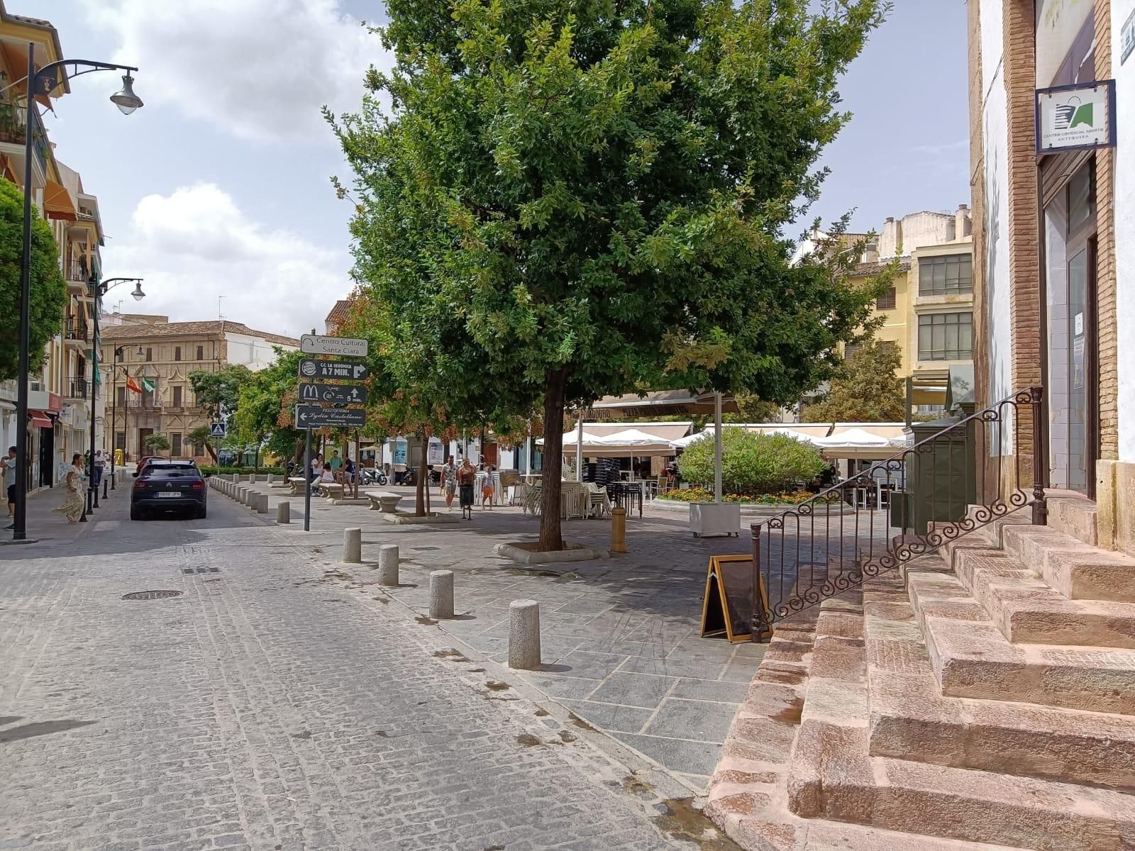 Vista exterior de Pis en venda en Antequera amb Parquet i Balcó