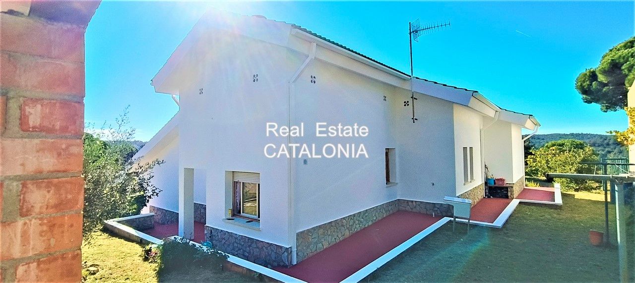 Vista exterior de Casa o xalet en venda en Lloret de Mar amb Calefacció, Jardí privat i Terrassa